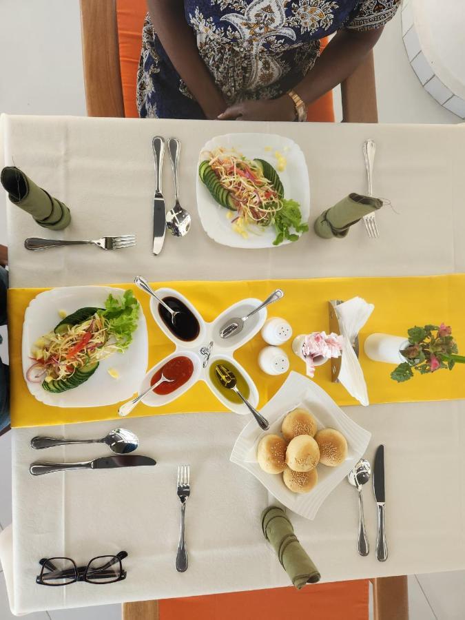 Diani Palm Resort ディアニ・ビーチ エクステリア 写真