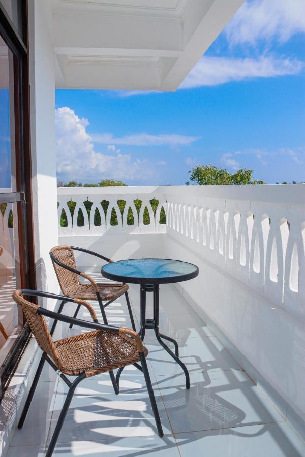 Diani Palm Resort ディアニ・ビーチ エクステリア 写真