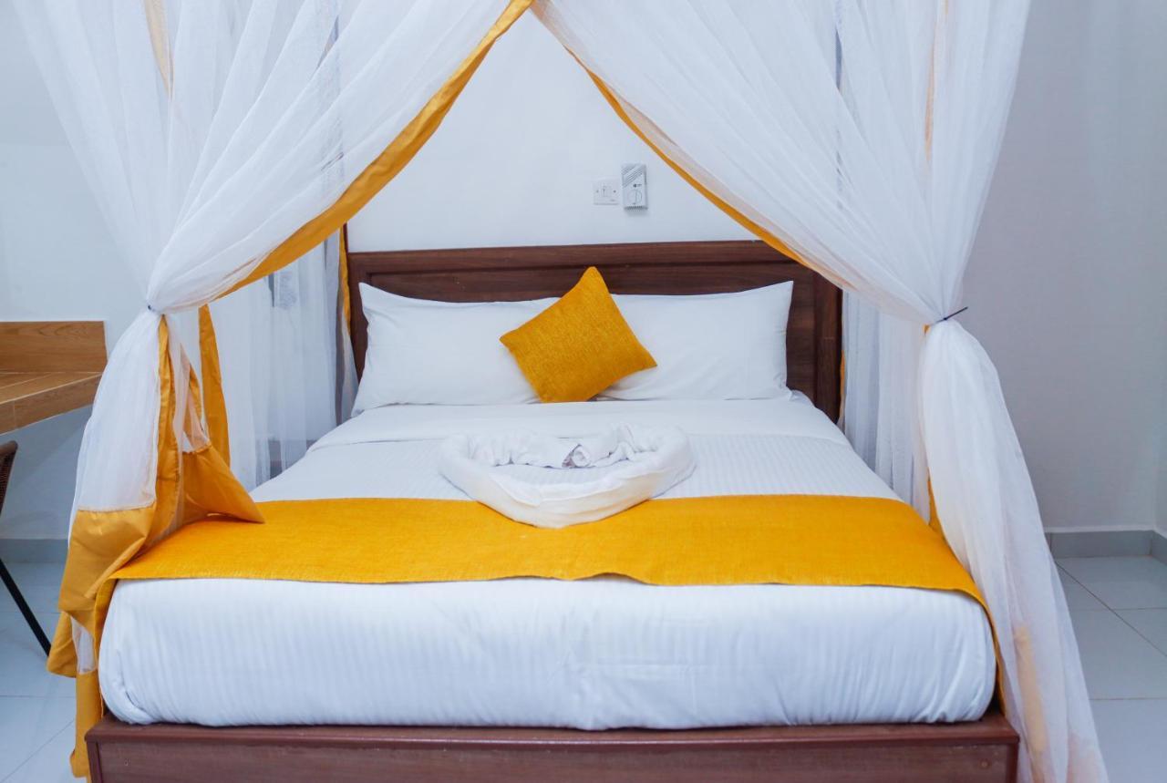 Diani Palm Resort ディアニ・ビーチ エクステリア 写真